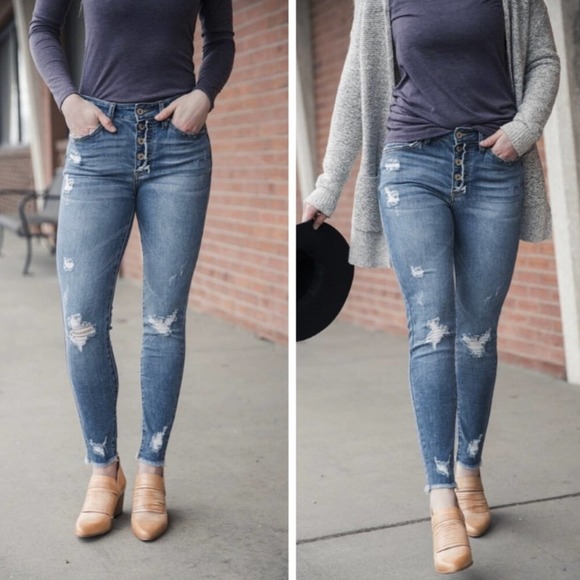 Kancan Women’s Addison- Pia Distressed Exposed Button Skinny Jeans Size 29 - Picture 1 of 8